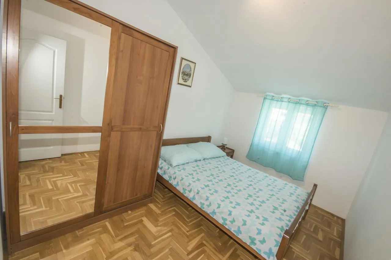 Apartment Ana Pula
